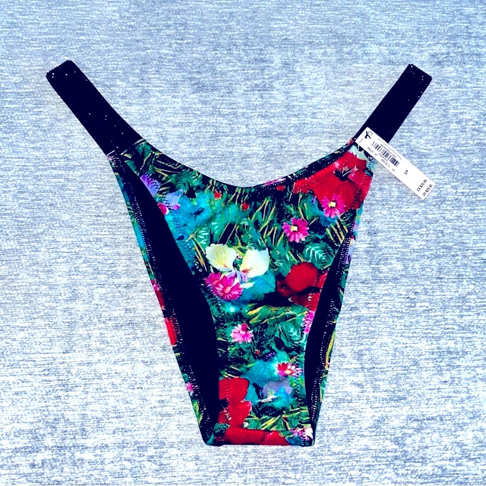 Victoria's secret VERY SEXY Bombshell Shine Strap Brazilian Panties lined panty